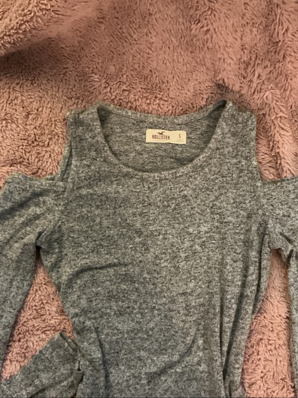 Hollister Heather Gray Cold-Shoulder Knit Top